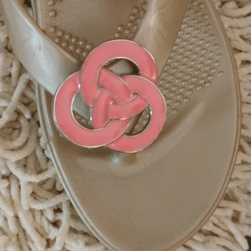 Oka B Sandy Gold And Coral Accent Flipflops - Picture 4 of 9